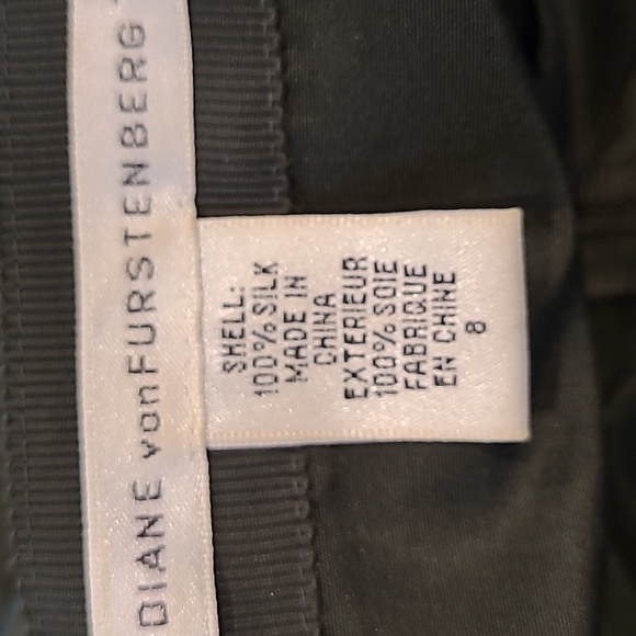 Diane vonFurstenberg silk skirt. Size 8 - Picture 6 of 7